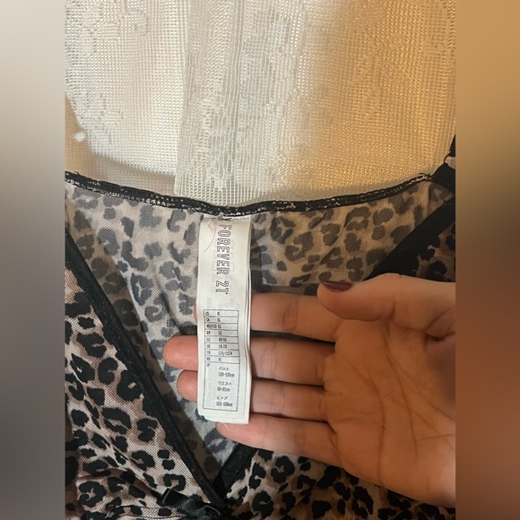 Y2K Forever 21 Cheetah Print Tank-top w/ Black Bow, (Sized XL but I wear S) - Picture 2 of 3